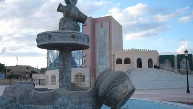 عصابة تضم فتاتين تحاول قتل شاب للاستيلاء على سيارته في خنشلة