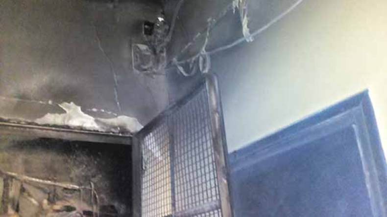 المتضررون من حريق عمارة بحي “إيديمكو” يناشدون تدخل السلطات