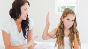 بلاد الغربة تسرق سيطرتي على أولادي