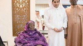 جدة أوباما تدعو له ليعتنق الإسلام