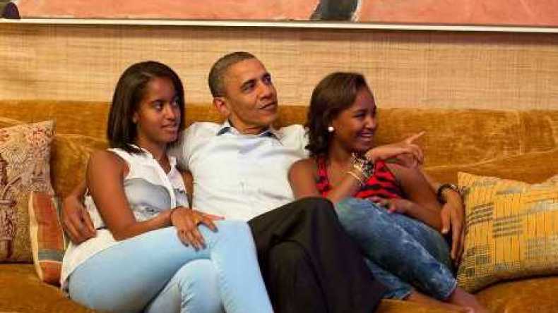 أوباما لا يشعر بالقلق على ابنتيه من الشبان