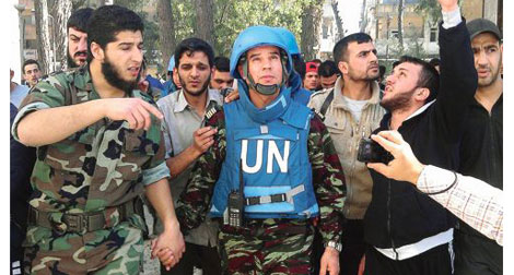 Syrie: tirs contre des observateurs allant sur le lieu du massacre