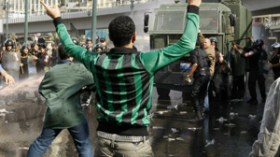 ‮”‬مرتزقة‭ ‬مبارك‭ ‬ضربونا‭ ‬وكسروا‭ ‬كاميراتنا‭ ‬وخطفوا‭ ‬زملاءنا‭ ‬وتحرشوا‭ ‬جنسيا‭ ‬بالصحفيات‮”‬‭ ‬