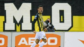 بِالفيديو: درفلو يُهدي فيتاس أرنهايم نقاط الفوز