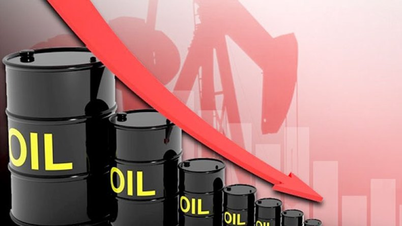 أسعار النفط تنخفض إلى أدنى مستوى لها في ثلاثة أشهر