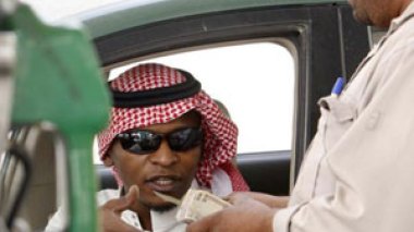 Amid doubts, oil powers seek tonic to record prices