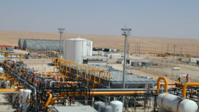 عمال سوناطراك يهددون بشل آبار الغاز بحاسي الرمل