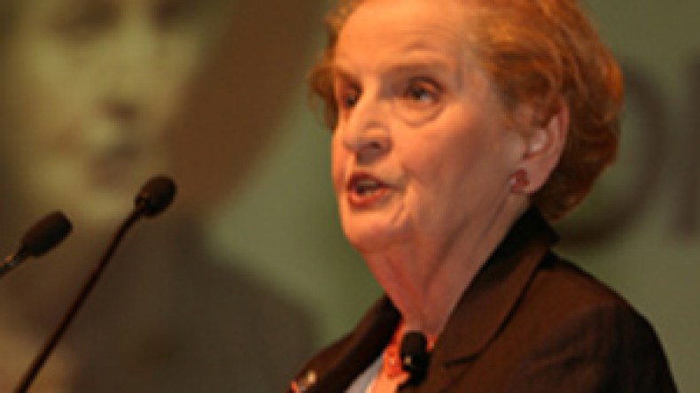 أولبرايت تعترف: الحرب على العراق كارثة كبيرة!