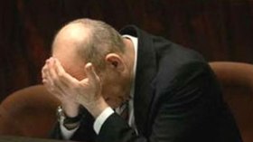 أرباب العمل الإسرائيليين يشنون حربًا على حكومة أولمرت