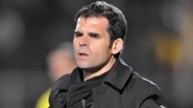 حكم فرنسي يعتذر للمدرب الأسبق لإتحاد العاصمة