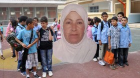 مبروكة.. تسترجع ذكرى فقدان توأمها مع كل دخول دراسي