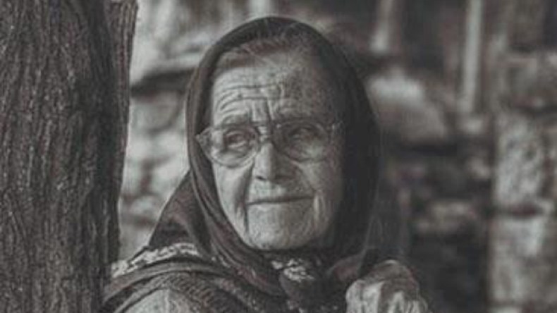 أمٌّ تخاطب ابنَها وتوصيه