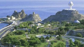 سلطنة عمان بلاد من صخور وشعب من حرير