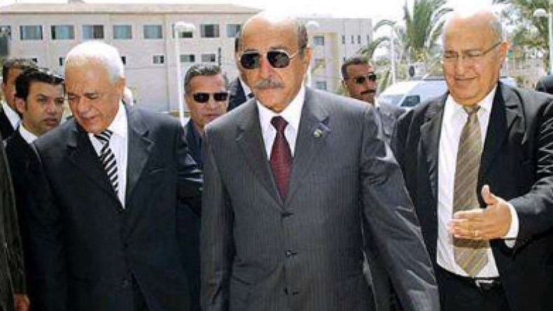 النيابة تستمع لأقوال عمر سليمان بشأن قتل المتظاهرين المصريين