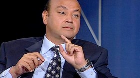 صحافيون مصريون يتهمون عمرو أديب بتمثيل المرض طلبا للشهرة