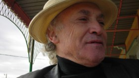 “قصة قصيدة” .. فضحت الحزب الواحد وشردت أزراج 22 سنة