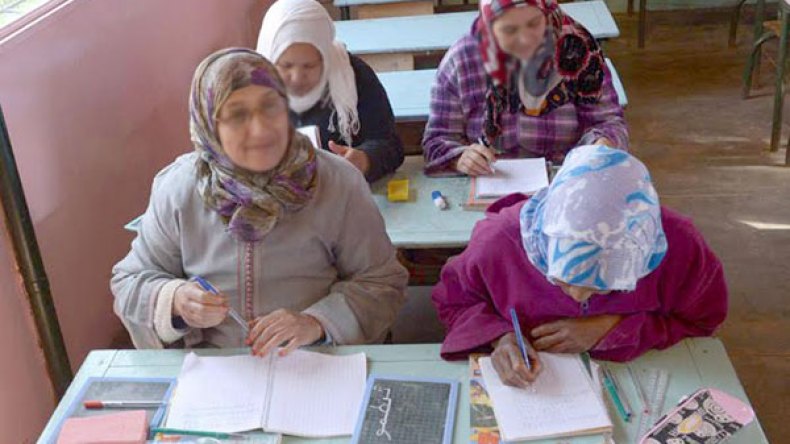 1.7 مليون جزائري يتحرّرون من الأمية ويتعلمون القراءة والكتابة!