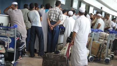 340,000 Algerians Perform Umrah Despite Austerity