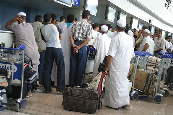 340,000 Algerians Perform Umrah Despite Austerity