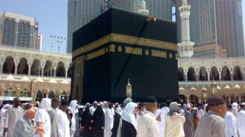 آلاف الجزائريين مهددون بحرمانهم من أداء عمرة رمضان