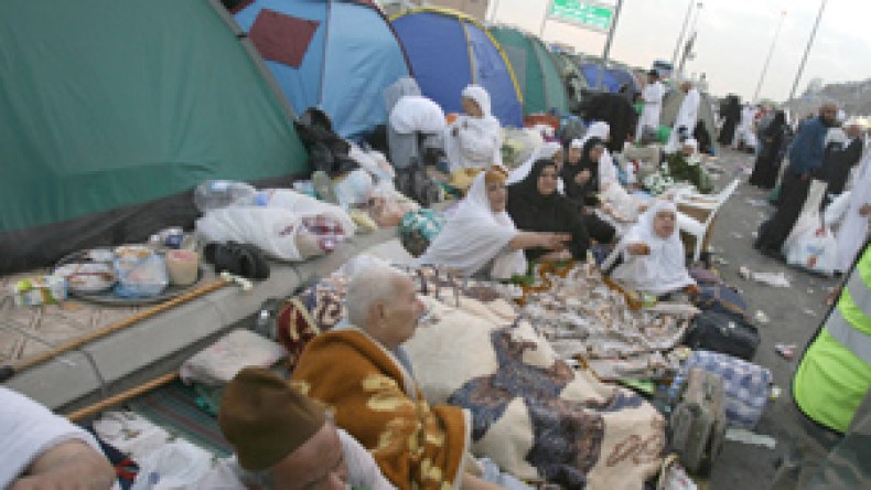 وكالة زعاطشة “تمرمد” المعتمريين وتتحدى بربارة