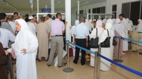7 رحلات جوية للمعتمرين تحط بالجزائر