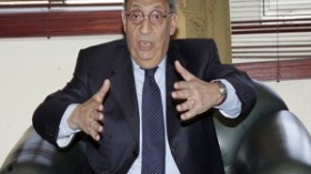 عمرو موسى: العرب سيعيدون النظر في مبادرة السلام العربية