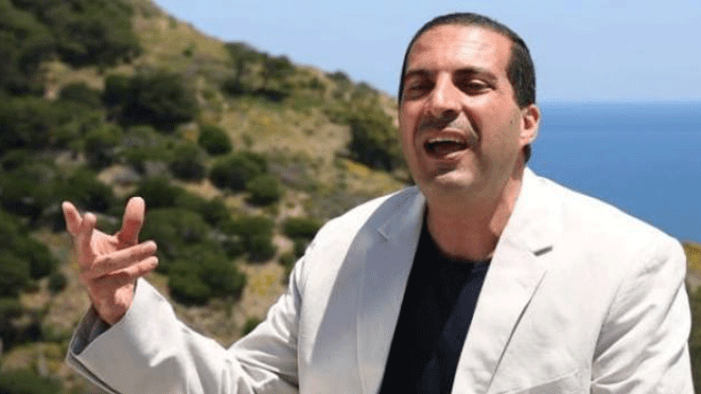 “عمرو خالد” في إعلان دعائي .. “الدجاج ياخدك للجنة”!