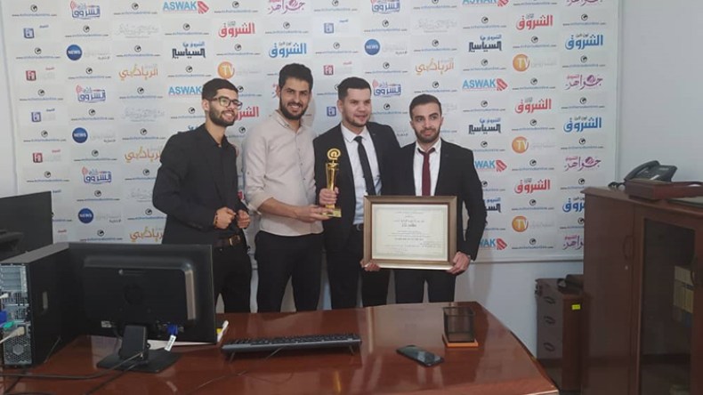 التتويج تكريم لروح الأستاذ علي فضيل في ذكرى وفاته