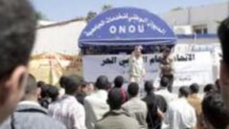 عمال الإقامات الجامعية يعتصمون أمام مديريات الخدمات الجامعية