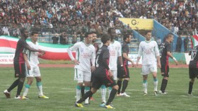 فرنسيون يحشرون “خراطيمهم” في قضية الشغب بالملاعب الجزائرية