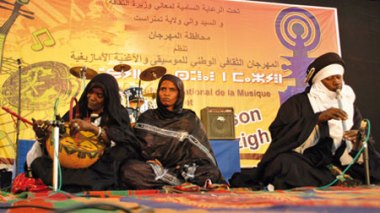 1ère soirée du festival des arts de l’Ahaggar : concert de quatre groupes musicaux