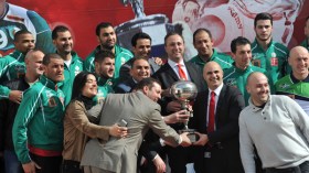 جوزيف جد يمنح صكوكا للاعبي منتخب كرة اليد في انتظار هدية السلطات العمومية