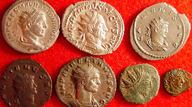 توقيف شابين بحوزتهما 870 قطعة نقدية أثرية في ميلة