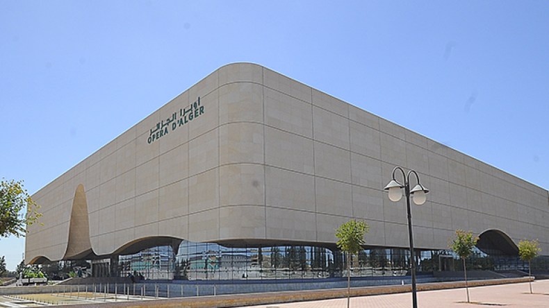 إقالات، احتجاجات، مسارح بدون مديرين، مهرجانات “ابتلعها” التقشف