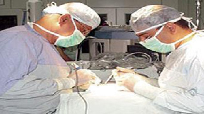 “سيّاح” يجرون عمليات جراحية خطيرة ويختفون