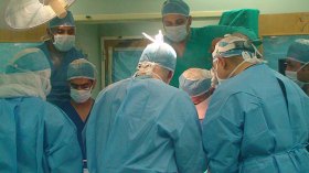 فريق طبي ينجح في استئصال ورم خبيث من المخ