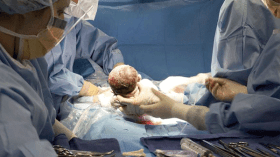 600 جزائرية يمتن سنويا على طاولة الولادة!