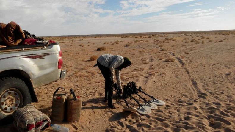 توقيف ثلاثة منقبين عن الذهب بعين قزام