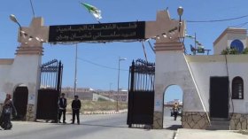 عمال إقامة جامعية بوهران يحتجون على “اعتداءات” التنظيمات الطلابية