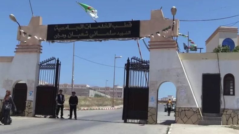عمال إقامة جامعية بوهران يحتجون على “اعتداءات” التنظيمات الطلابية