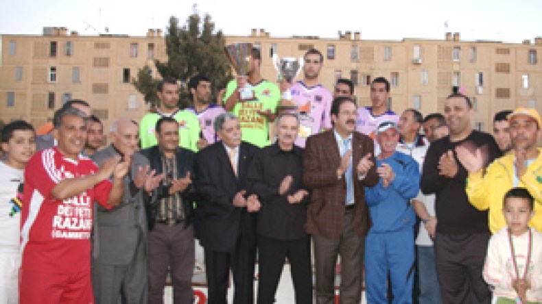 فرجة‭ ‬كروية‭ ‬صنعها‭ ‬بلومي،‮ ‬خالف،‭ ‬كويسي،‭ ‬شريف‭ ‬الوزاني‭ ‬وشعيب‭ ‬