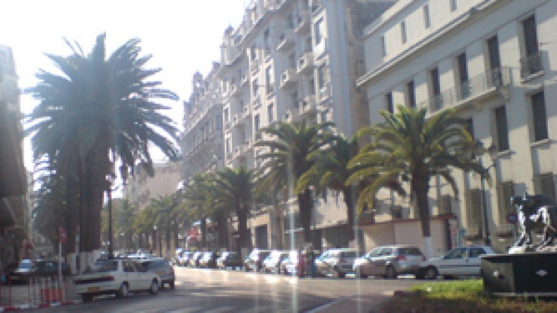 شاب ينتحل صفة جنرال للنصب على ضحاياه بوهران ؟!