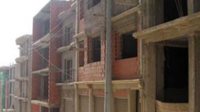 مريان يطالب بفتح تحقيقات في سكنات وهران