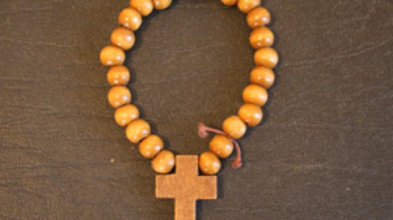 رموز‭ ‬مسيحية‭ ‬تباع‭ ‬بسوق‭ ‬المدينة‭ ‬الجديدة‭ ‬الشعبي‭ ‬في‭ ‬وهران