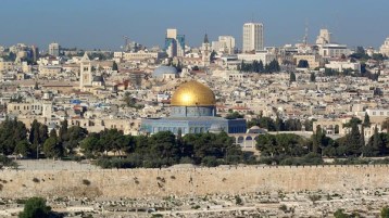 إما مع القدس وإما مع أورشليم!