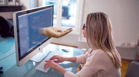 أشخاص يبتزون بمرضهم وحالاتهم الاجتماعية