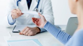 توحيد شكل الوصفة الطبية وخفض كلفة العلاج قريبا