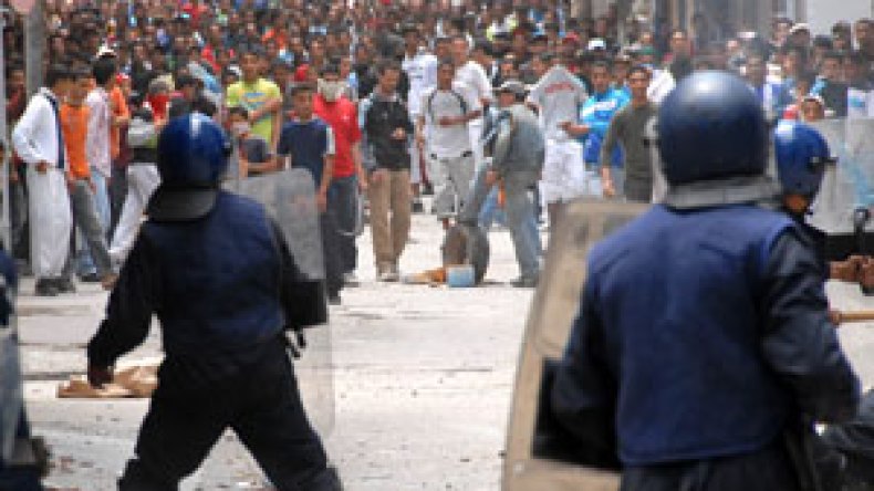 حبس 82 متهما والإفراج عن مئات في انتظار محاكمتهم