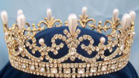 هي كالتاج في نظر من يرى نفسه ملكا